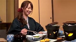 巨乳ママドルと不倫旅行、夜這いセックス