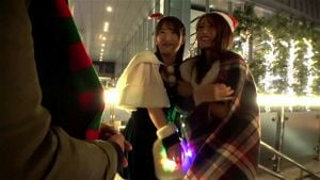 ミニスカサンタコスギャルをナンパしてハメ撮り